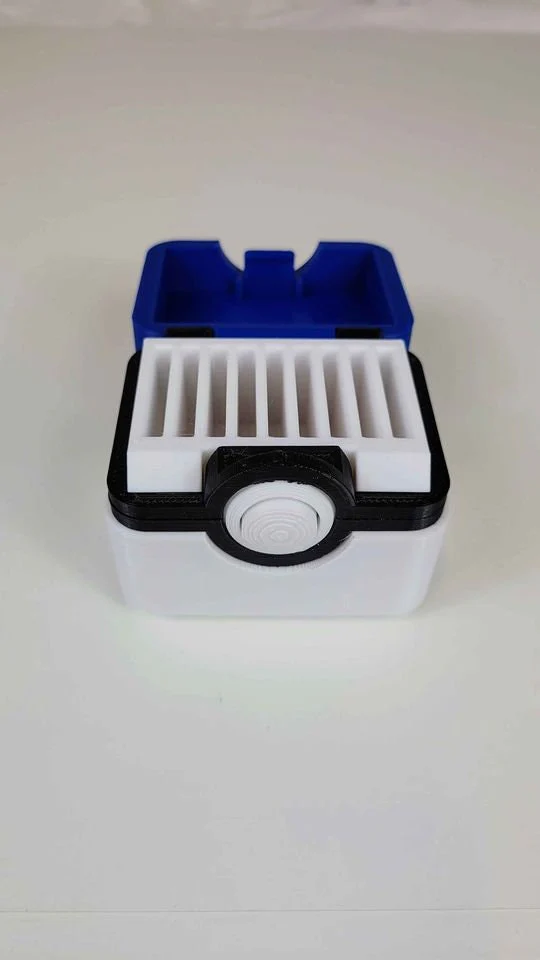 Nintendo Switch & 3DS Pokemon Pokeball Game Case Holder - Image 10